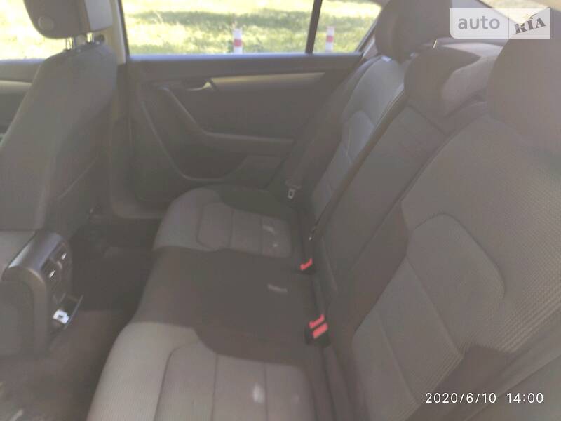 Седан Volkswagen Passat 2012 в Дніпрі фото 21 Седан Volkswagen Passat 2012 в Дніпрі
