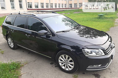 Універсал Volkswagen Passat 2012 в 