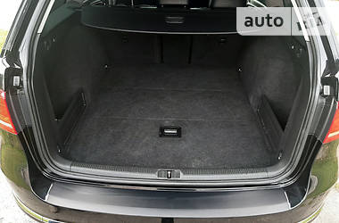 Універсал Volkswagen Passat 2012 в 