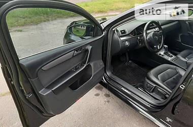 Універсал Volkswagen Passat 2012 в 