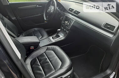 Універсал Volkswagen Passat 2012 в 