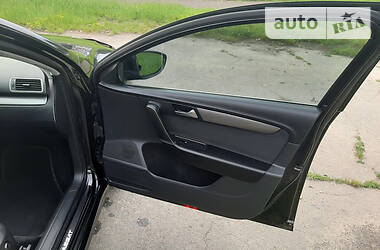 Універсал Volkswagen Passat 2012 в 
