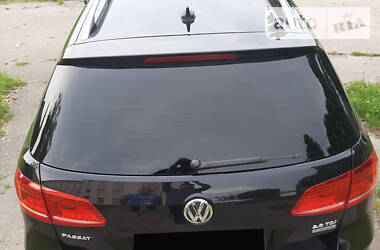 Універсал Volkswagen Passat 2012 в 