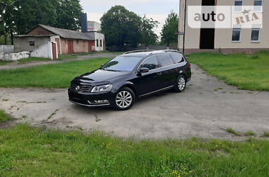 Універсал Volkswagen Passat 2012 в 