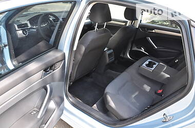 Седан Volkswagen Passat 2012 в 