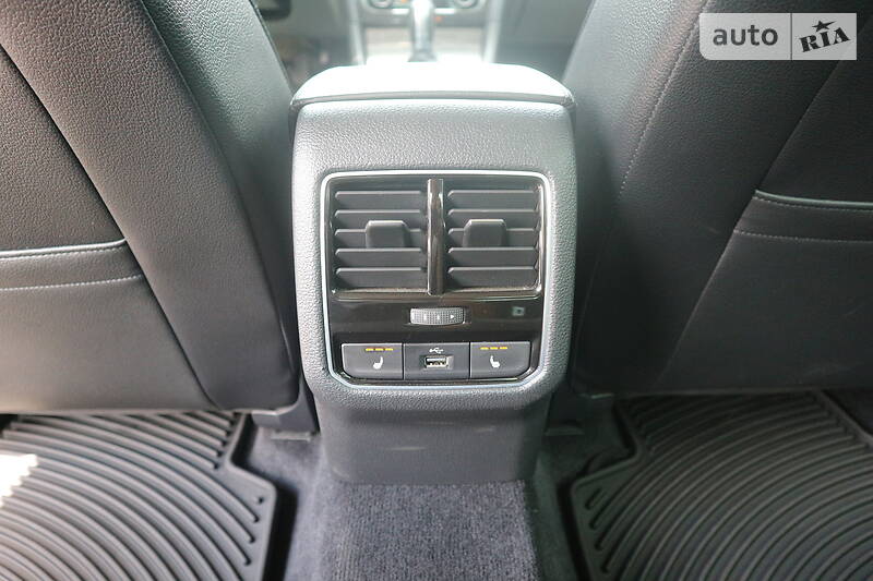 Седан Volkswagen Passat 2016 в Харькове