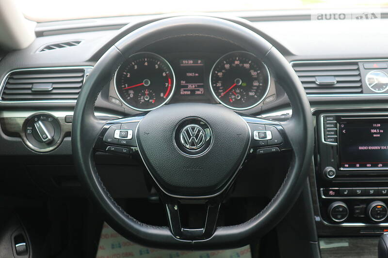 Седан Volkswagen Passat 2016 в Харькове