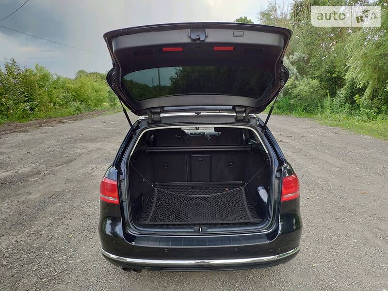 Універсал Volkswagen Passat 2012 в Тернополі