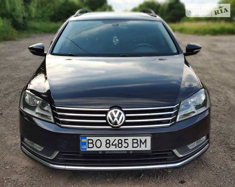Універсал Volkswagen Passat 2012 в Тернополі