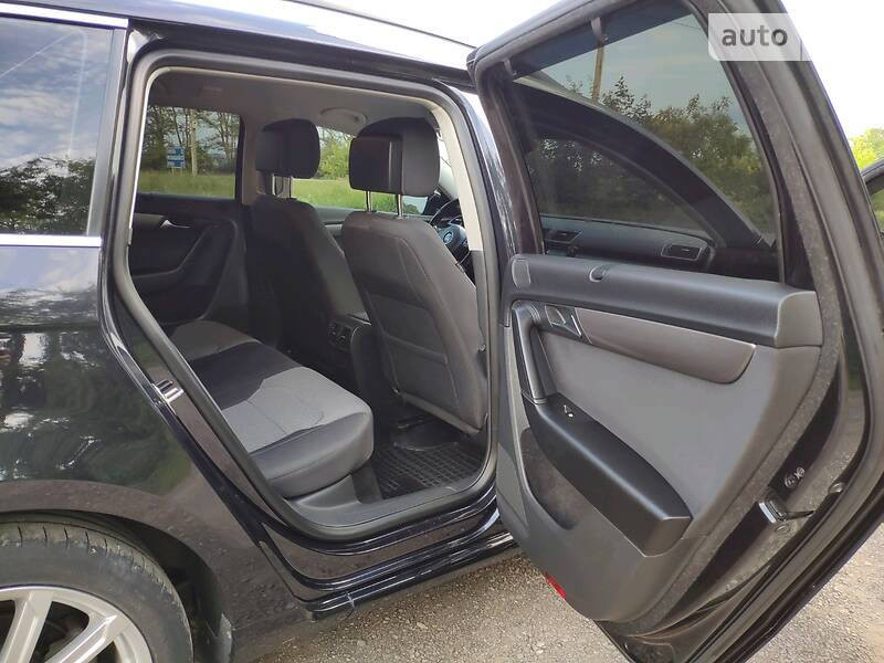 Універсал Volkswagen Passat 2012 в Тернополі