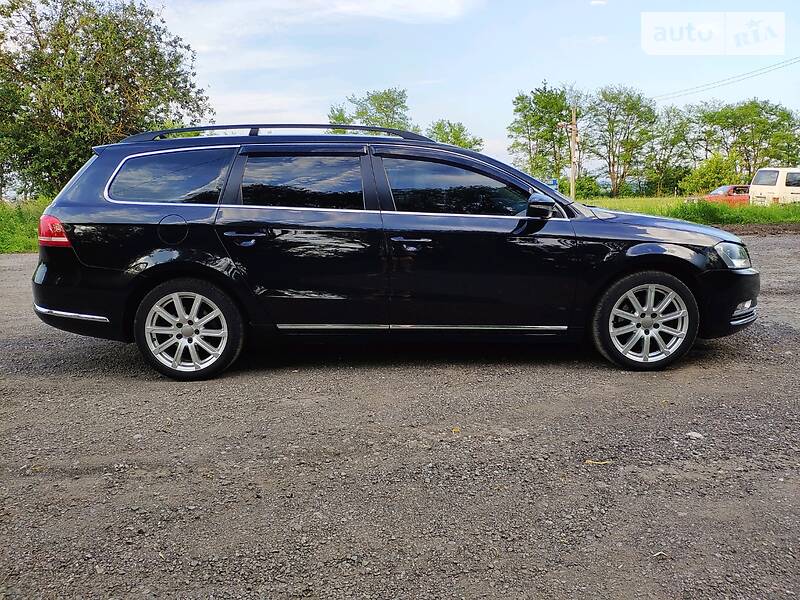Універсал Volkswagen Passat 2012 в Тернополі