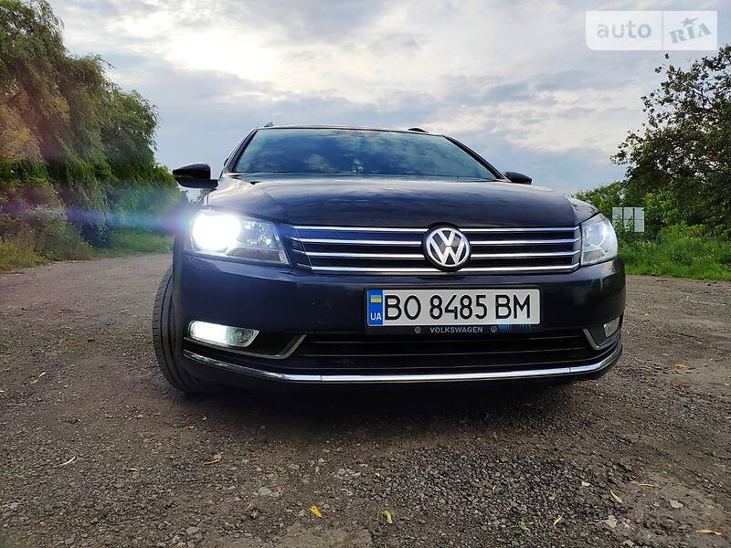 Універсал Volkswagen Passat 2012 в Тернополі