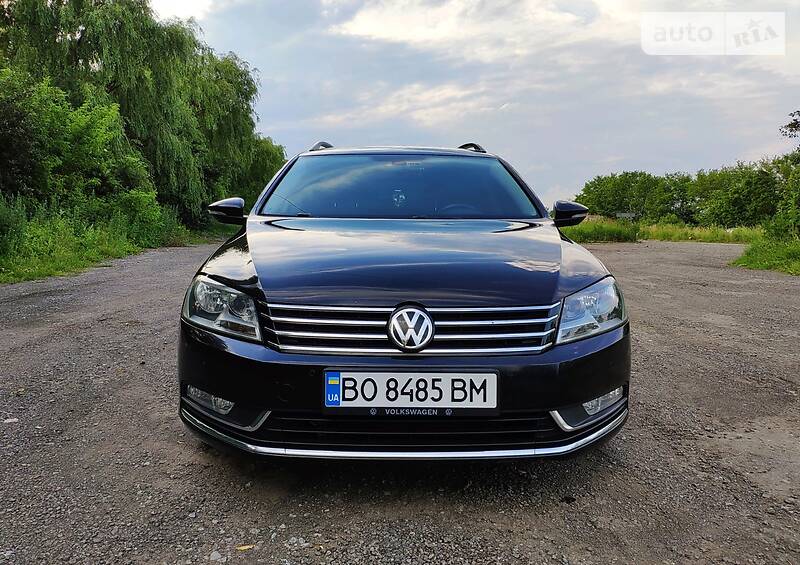 Універсал Volkswagen Passat 2012 в Тернополі