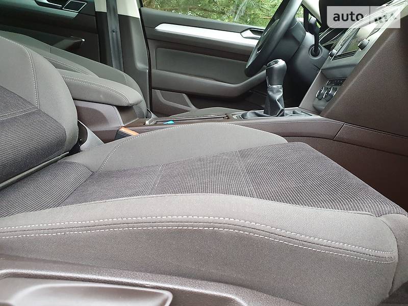 Універсал Volkswagen Passat 2015 в Дрогобичі