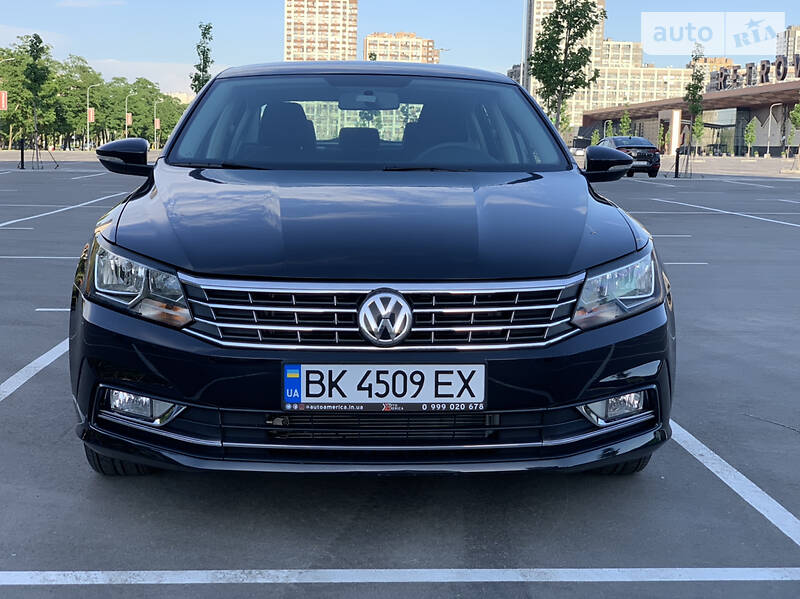 Седан Volkswagen Passat 2017 в Києві