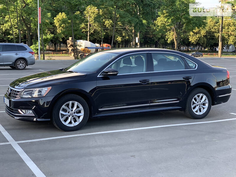 Седан Volkswagen Passat 2017 в Києві