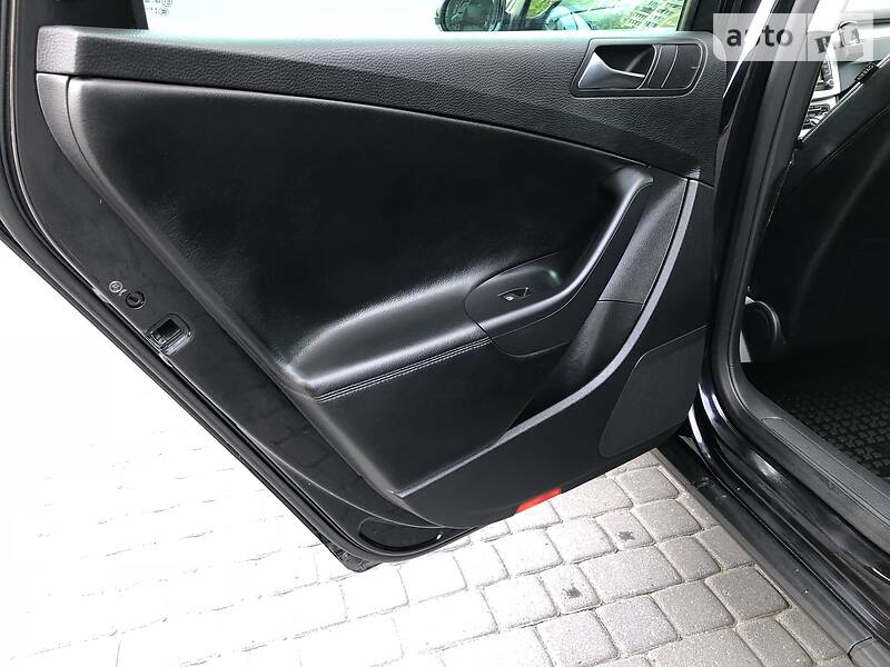 Універсал Volkswagen Passat 2010 в Львові фото 75 Універсал Volkswagen Passat 2010 в Львові