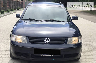 Хетчбек Volkswagen Passat 1999 в 