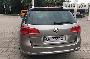 Универсал Volkswagen Passat 2013 в Ровно