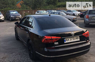 Седан Volkswagen Passat 2016 в Киеве