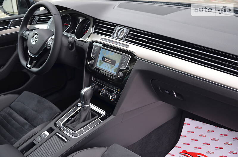 Універсал Volkswagen Passat 2015 в Луцьку