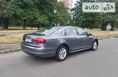 Седан Volkswagen Passat 2016 в Києві