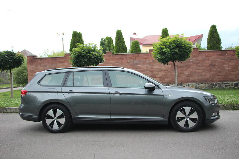 Універсал Volkswagen Passat 2016 в Рівному