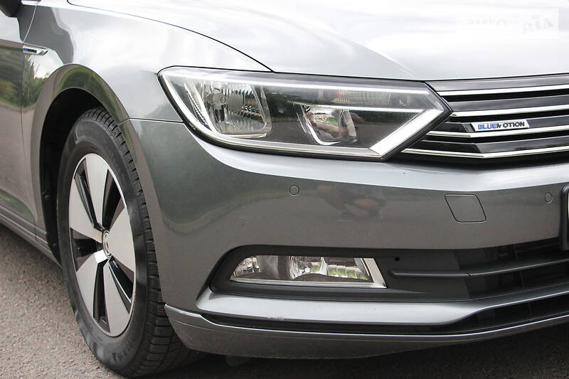 Універсал Volkswagen Passat 2016 в Рівному