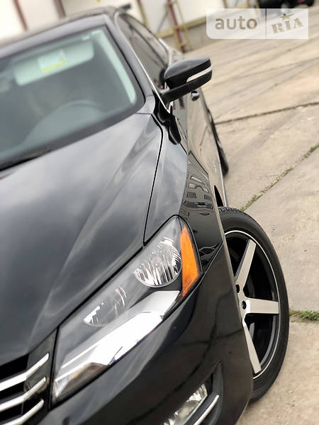 Седан Volkswagen Passat 2014 в Львові