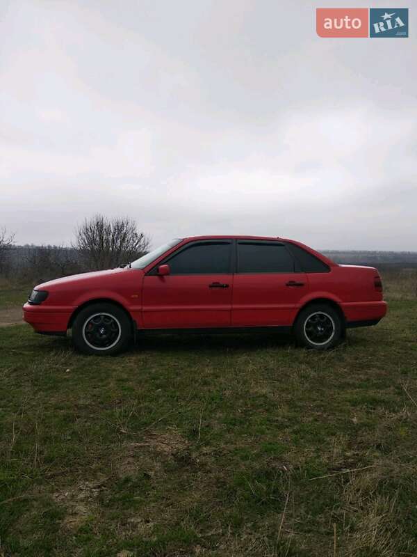 Седан Volkswagen Passat 1994 в Одесі