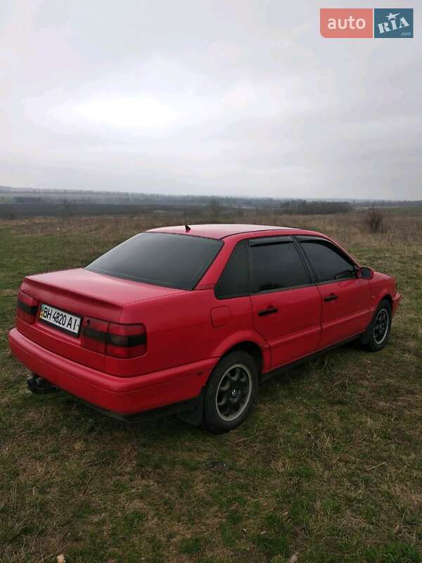 Седан Volkswagen Passat 1994 в Одесі