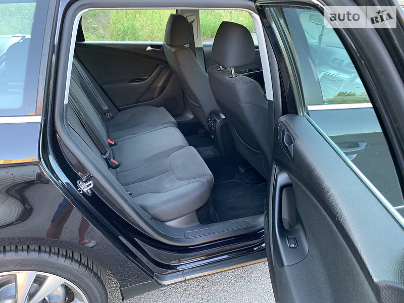 Універсал Volkswagen Passat 2010 в Києві