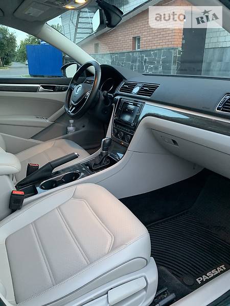 Седан Volkswagen Passat 2016 в Києві