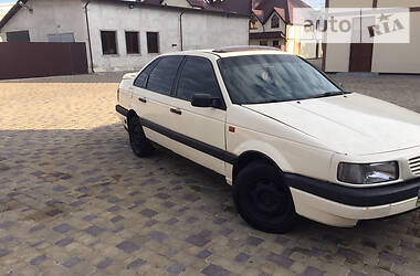 Седан Volkswagen Passat 1990 в 