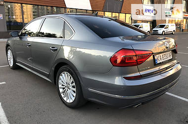 Седан Volkswagen Passat 2015 в Киеве