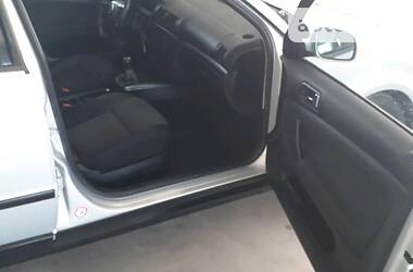 Універсал Volkswagen Passat 2000 в 
