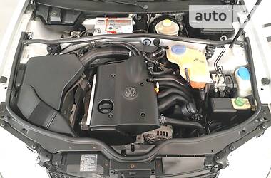 Універсал Volkswagen Passat 2000 в 