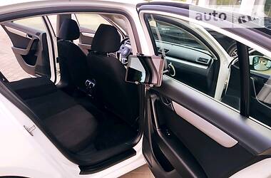 Седан Volkswagen Passat 2012 в 