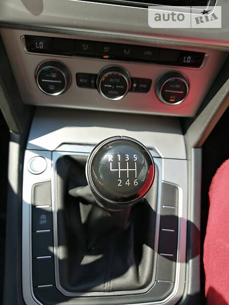 Універсал Volkswagen Passat 2015 в Кам'янець-Подільському