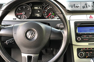 Седан Volkswagen Passat 2010 в Мариуполе
