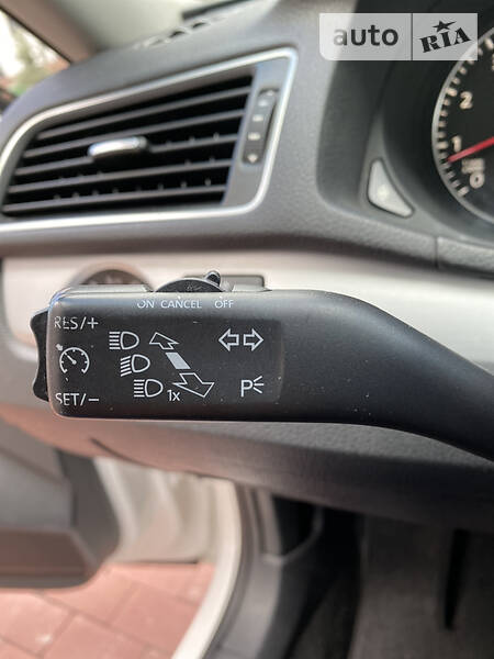 Седан Volkswagen Passat 2012 в Києві