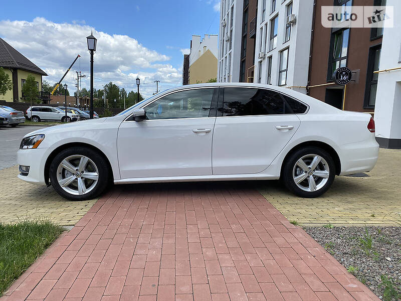 Седан Volkswagen Passat 2012 в Києві