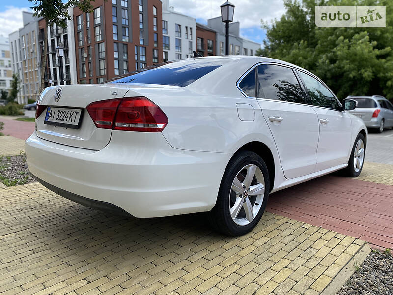 Седан Volkswagen Passat 2012 в Києві