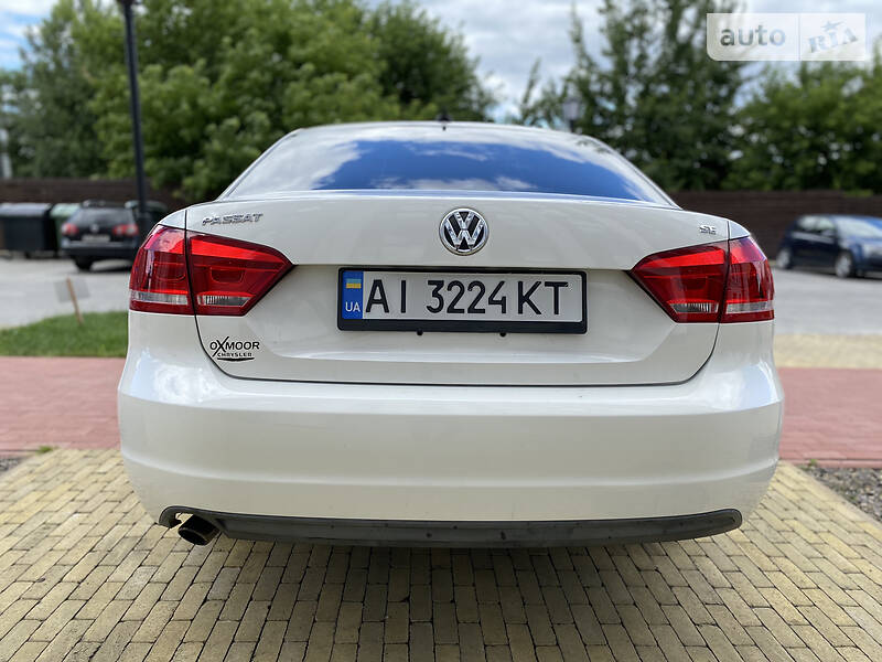 Седан Volkswagen Passat 2012 в Києві