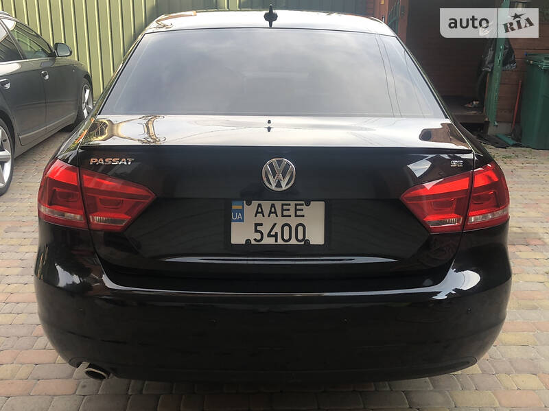 Седан Volkswagen Passat 2012 в Києві