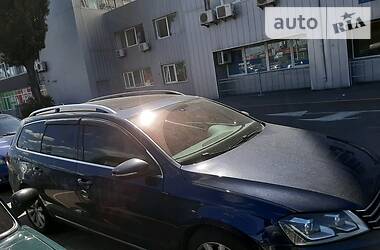 Універсал Volkswagen Passat 2011 в 