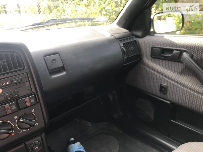 Седан Volkswagen Passat 1993 в Дніпрі