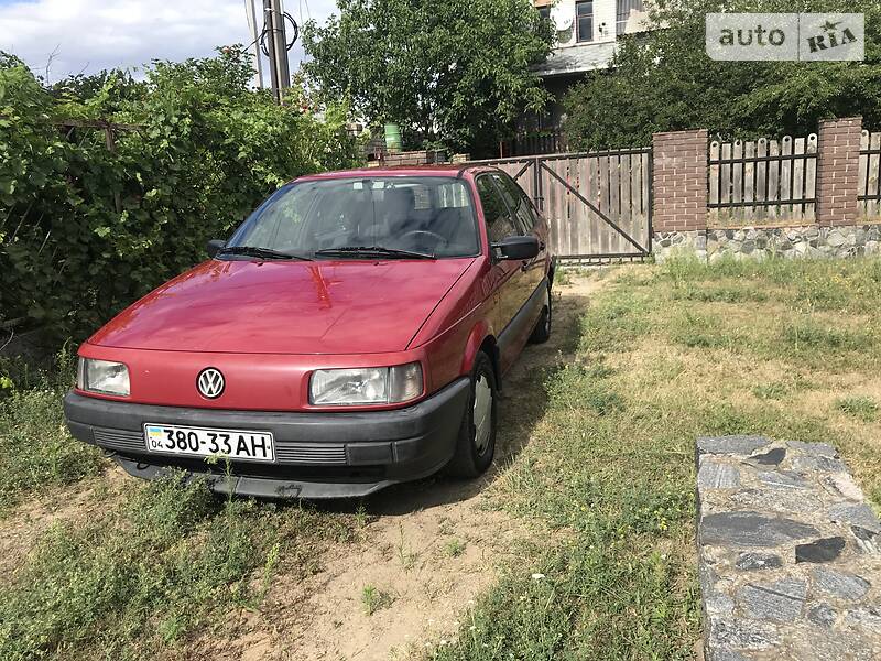 Седан Volkswagen Passat 1993 в Дніпрі