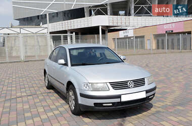 Седан Volkswagen Passat 1997 в 