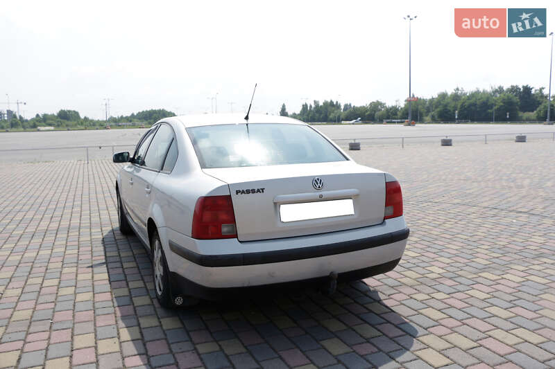 Седан Volkswagen Passat 1997 в Львове